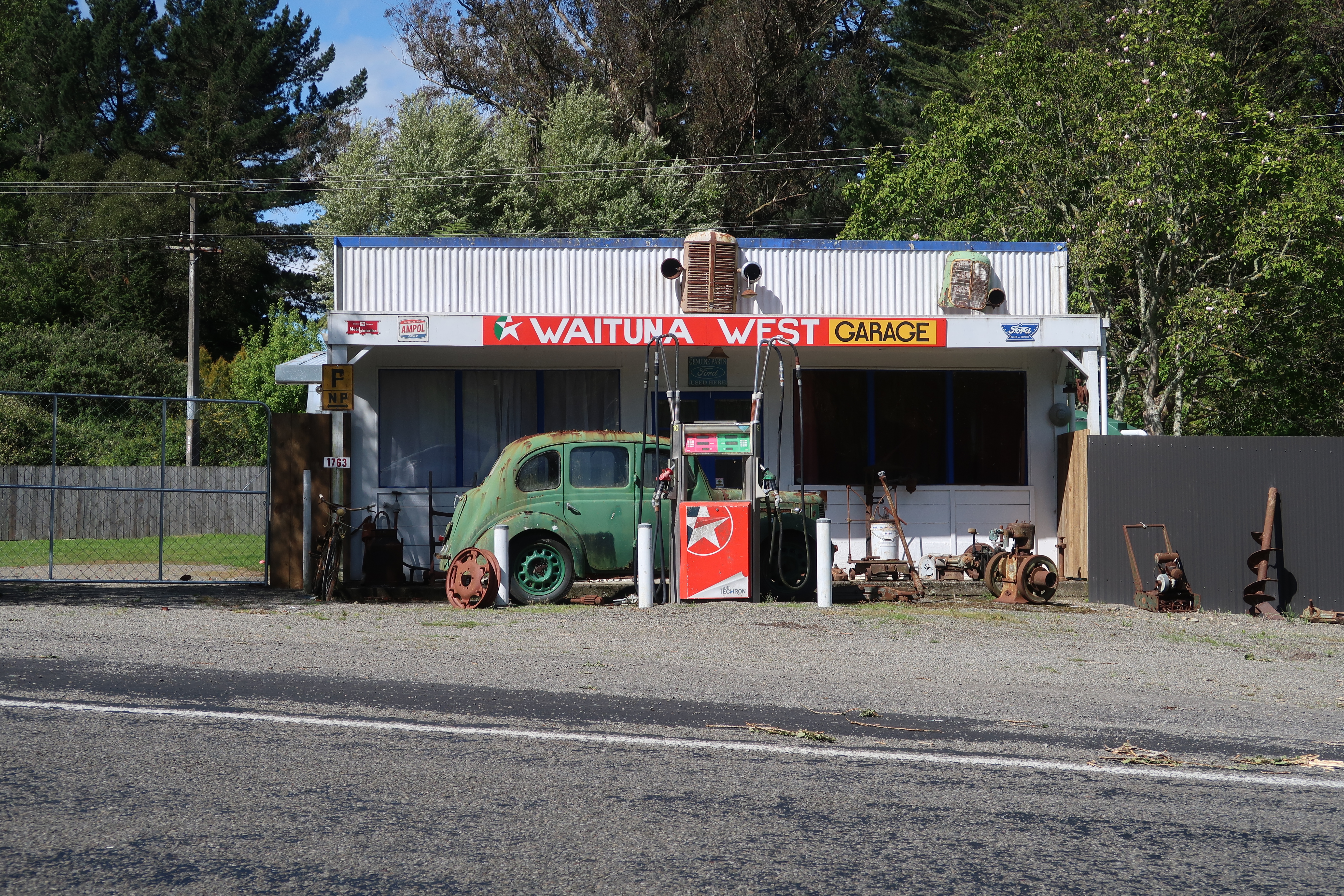 Waituna West Garage